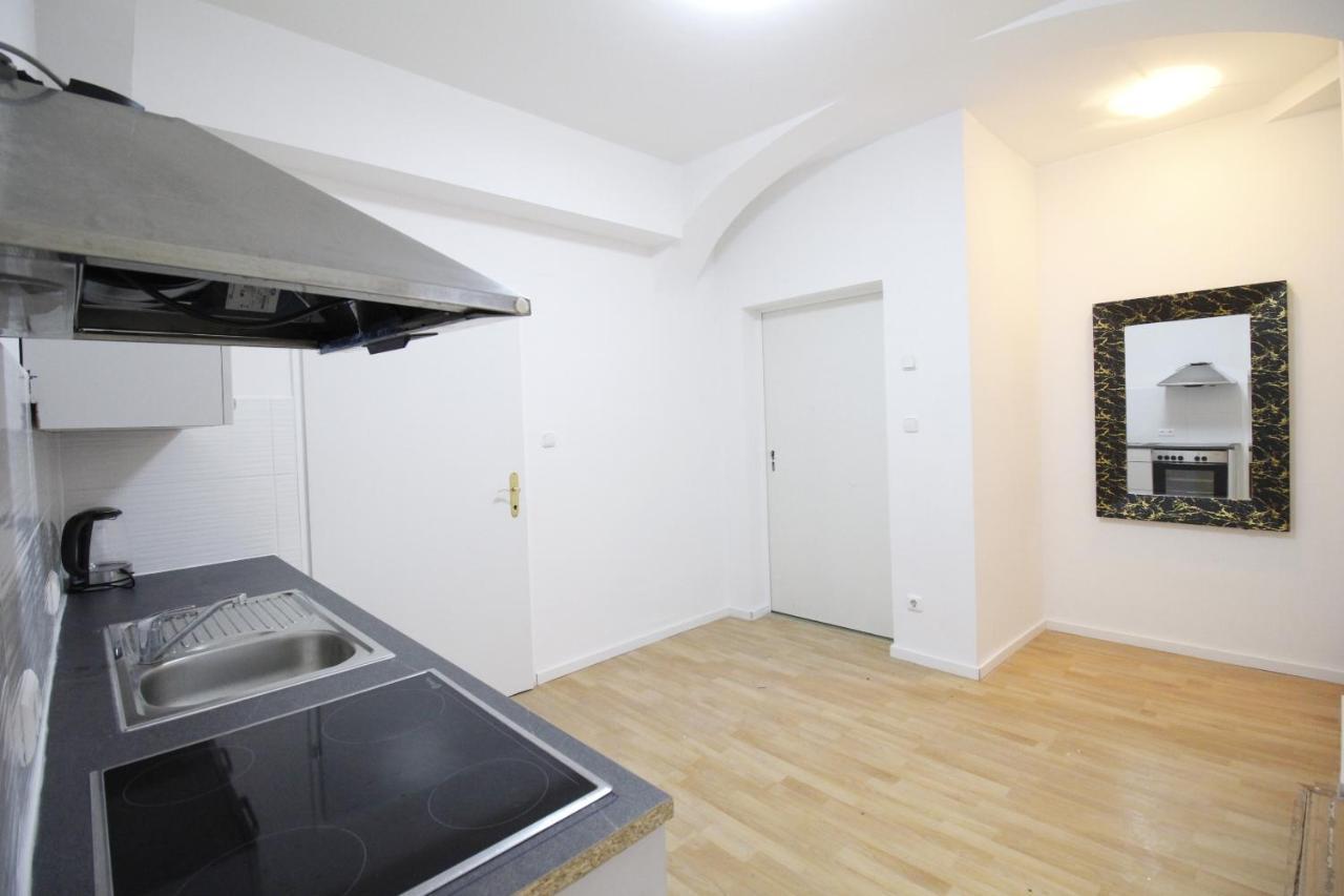 Comfort Triple Room Th Wenen Buitenkant foto