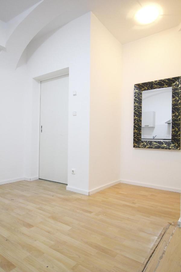 Comfort Triple Room Th Wenen Buitenkant foto