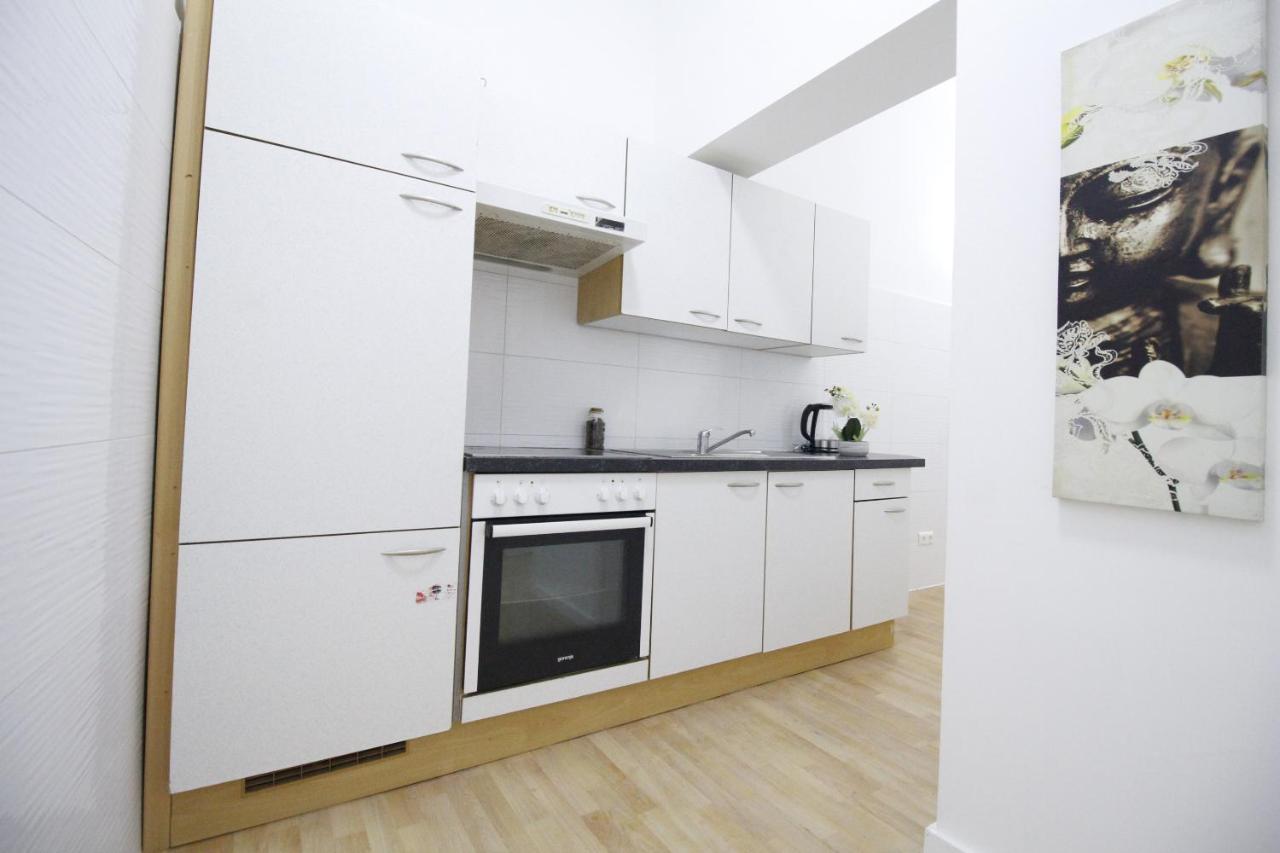 Comfort Triple Room Th Wenen Buitenkant foto