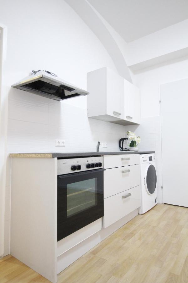 Comfort Triple Room Th Wenen Buitenkant foto